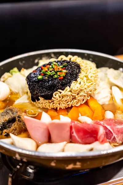 Koreański Hot Pot Budae Jjigae Jest Koreański Fusion Żywności Zawiera — Zdjęcie stockowe