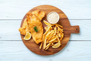 Balık ve patates kızartması. Sağlıksız yiyecekler.