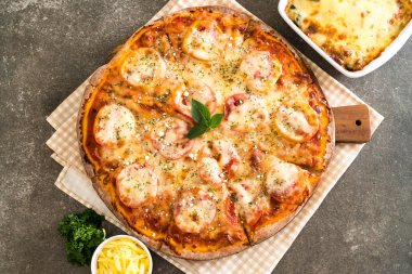 Tablo - İtalyan yemeği stil domates pizza