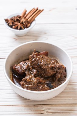 herb - Phuket Tayland geleneksel gıda tarzı ile domuz eti güveç