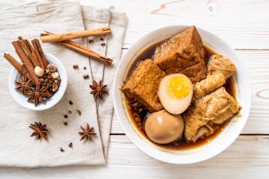 kaynamış yumurta çikolata sosu veya tatlı sos - Asya gıda