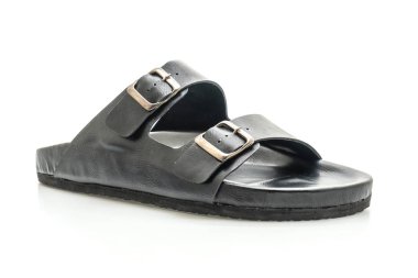 Erkekler beyaz arka plan üzerinde izole sandalet deri