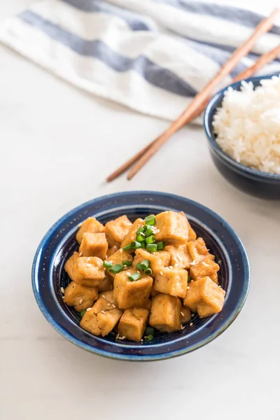 Smażone Tofu Misce Sezamu Zdrowe Wegańskie Jedzenie Stylu — Zdjęcie stockowe