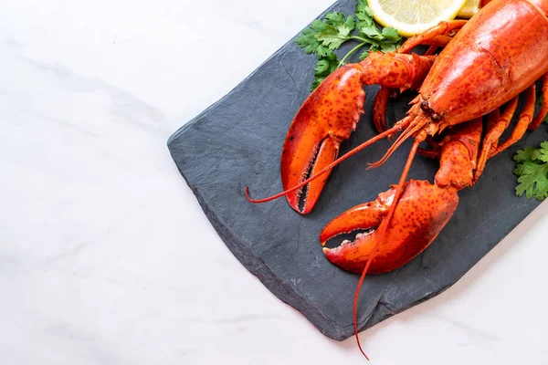 Red Lobster Vegetable Lemon Black Slate Plate — Stock Photo, Image