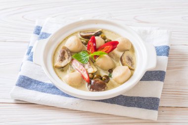 Balık top - Tay gıda ile yeşil köri