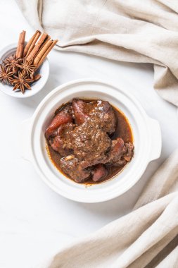 herb - Phuket Tayland geleneksel gıda tarzı ile domuz eti güveç