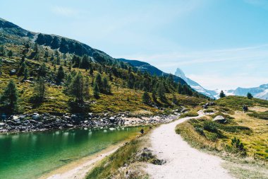 Matterhorn Zermatt, İsviçre Grunsee Gölü ile