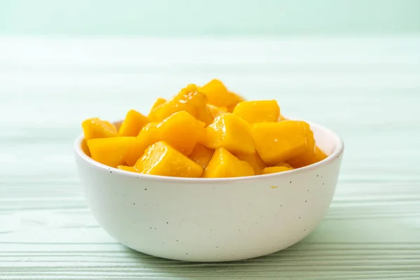 Frische Und Goldene Mango Schale — Stockfoto