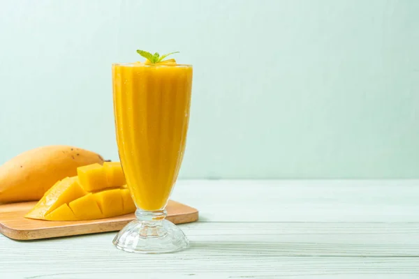 Fresh Mango Smoothies Healthy Food Drink Concept — Stock Photo, Image