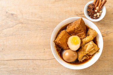 kaynamış yumurta çikolata sosu veya tatlı sos - Asya gıda