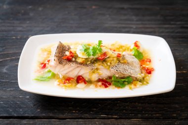 Kireç soyunma - orfoz balığı fileto Chili Lime Soslu buğulama Asya gıda tarzı