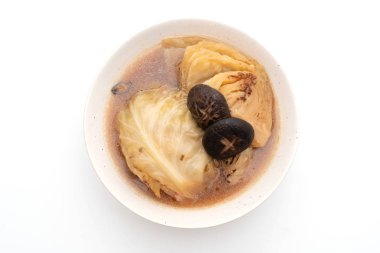 kırmızı çorba mantar izole üzerinde beyaz arka plan ile haşlanmış lahana