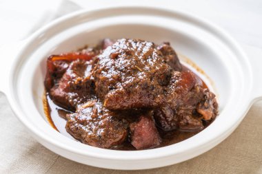 herb - Phuket Tayland geleneksel gıda tarzı ile domuz eti güveç