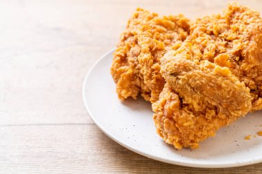 Kızarmış tavuk yemeği - abur cubur ve sağlıksız yemek