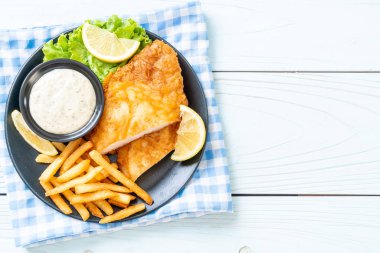 Balık ve cips - sağlıksız gıda