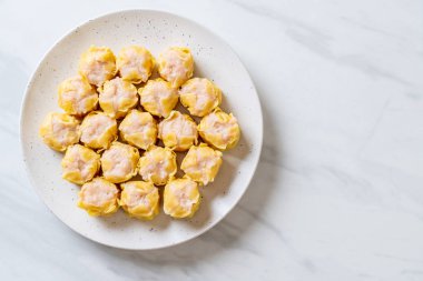 Karides Çince buğulanmış Dumpling sos ile