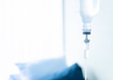 Tuzlu Çözüm damla tedavi hasta ile boşaltmak - mavi beyaz dengesi işleme için