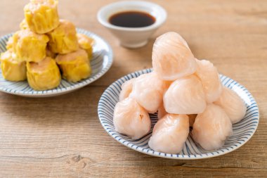 Çin karides pişmiş hamur tatlısı - Asya gıda tarzı