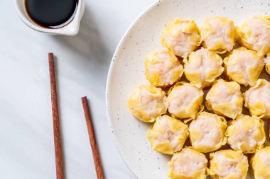 Karides Çince buğulanmış Dumpling sos ile
