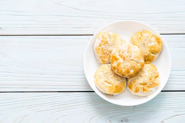 Hausgemachter Apfelkuchen Asiatischen Stil Auf Holz Hintergrund — Stockfoto