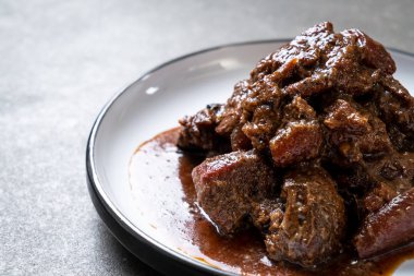 herb - Phuket Tayland geleneksel gıda tarzı ile domuz eti güveç