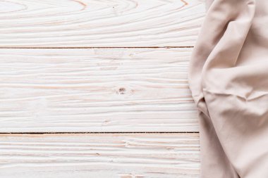 ahşap arka plan üzerinde mutfak bezi (peçete)