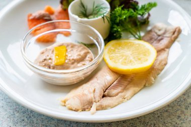 Limon ve sebze biftek Alabalık Balık