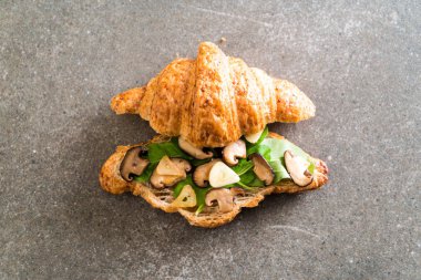 mantar kruvasan sandviç - sağlıklı veya vegan gıda tarzı