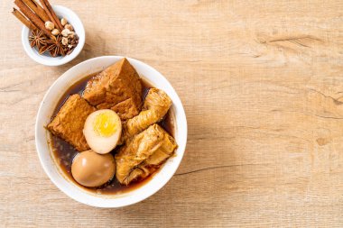 kaynamış yumurta çikolata sosu veya tatlı sos - Asya gıda