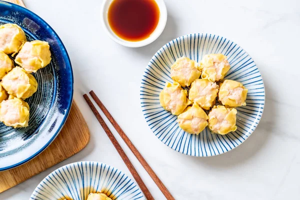 Karides Çince Buğulanmış Dumpling Sos Ile — Stok fotoğraf