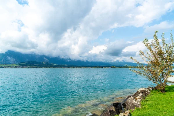 Lindo Lago Thun Com Montanha Suíça — Fotografia de Stock