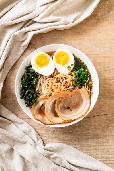 Shoyu Fideos Ramen Con Cerdo Huevo Estilo Comida Japonesa —  Fotos de Stock