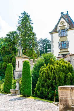 İsviçre Oberhofen kalesinde güzel mimari