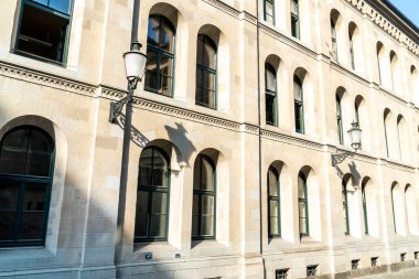 Güzel mimari Grossmunster ünlü kulesi kilise Zürih Şehri, İsviçre