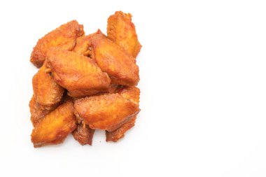 Beyaz arka plan üzerinde izole Barbekü tavuk kanadı