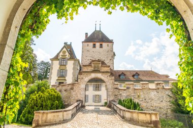 İsviçre Oberhofen kalesinde güzel mimari