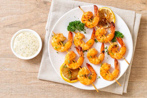 Grilled Tiger Shrimps Skewers Lemon Seafood Style — Stock Photo, Image