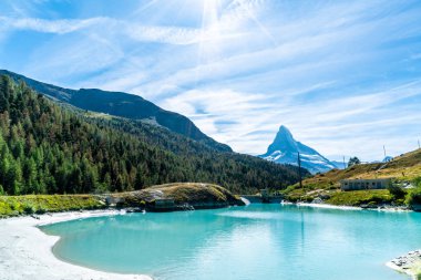 Matterhorn Zermatt, İsviçre Mosjesee Gölü ile