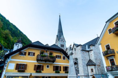 Güzel Eski Şehir Meydanı Hallstatt, Avusturya.