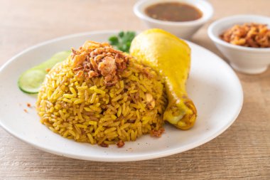 Tavuk - Müslüman gıda tarzı ile Müslüman sarı pirinç