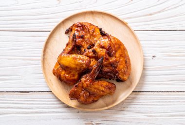 Masada ızgara ve ızgara tavuk.