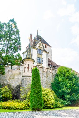 İsviçre Oberhofen kalesinde güzel mimari