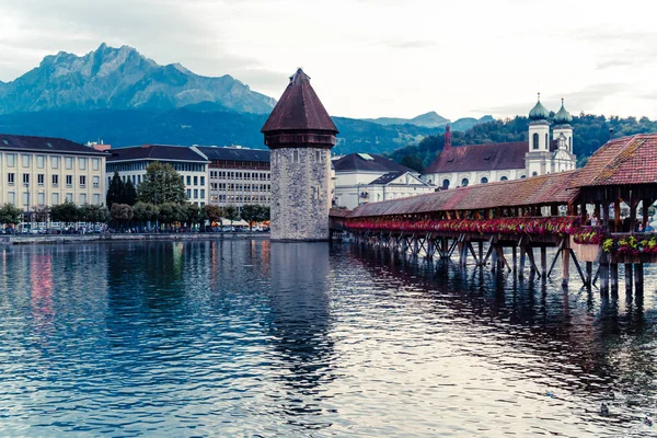 Altstadt Von Luzern Luzern Mit Berühmter Kapellenbrücke Der Schweiz — Stockfoto