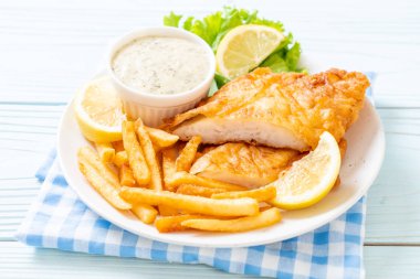 Balık ve cips - sağlıksız gıda