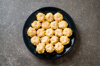 Karides Çince buğulanmış Dumpling sos ile