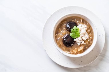 Yengeç kase kırmızı et suyu çorbası kızarmış balık Maw