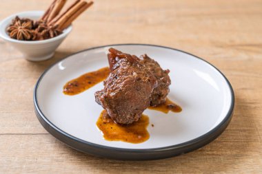 herb - Phuket Tayland geleneksel gıda tarzı ile domuz eti güveç