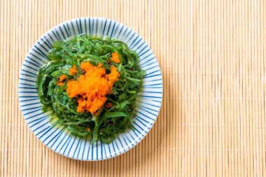 yosun salata karides yumurta - Japon gıda tarzı