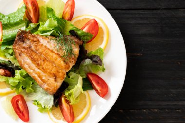 Izgara balık bifteği.