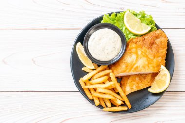 Balık ve cips - sağlıksız gıda